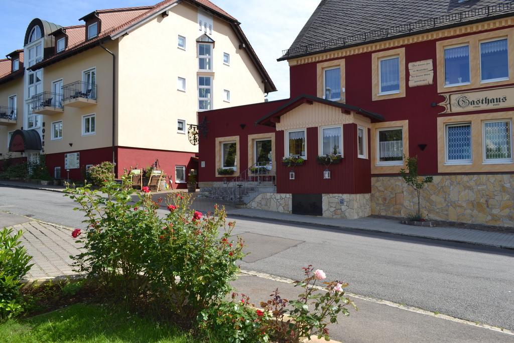 Hotel & Restaurant Zur Linde Freital Bagian luar foto