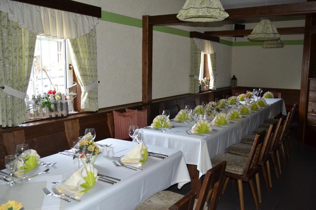 Hotel & Restaurant Zur Linde Freital Bagian luar foto