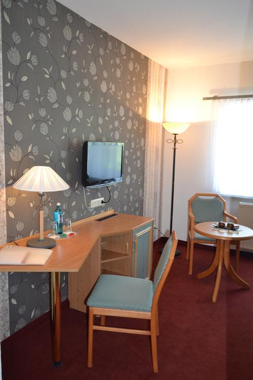 Hotel & Restaurant Zur Linde Freital Bagian luar foto
