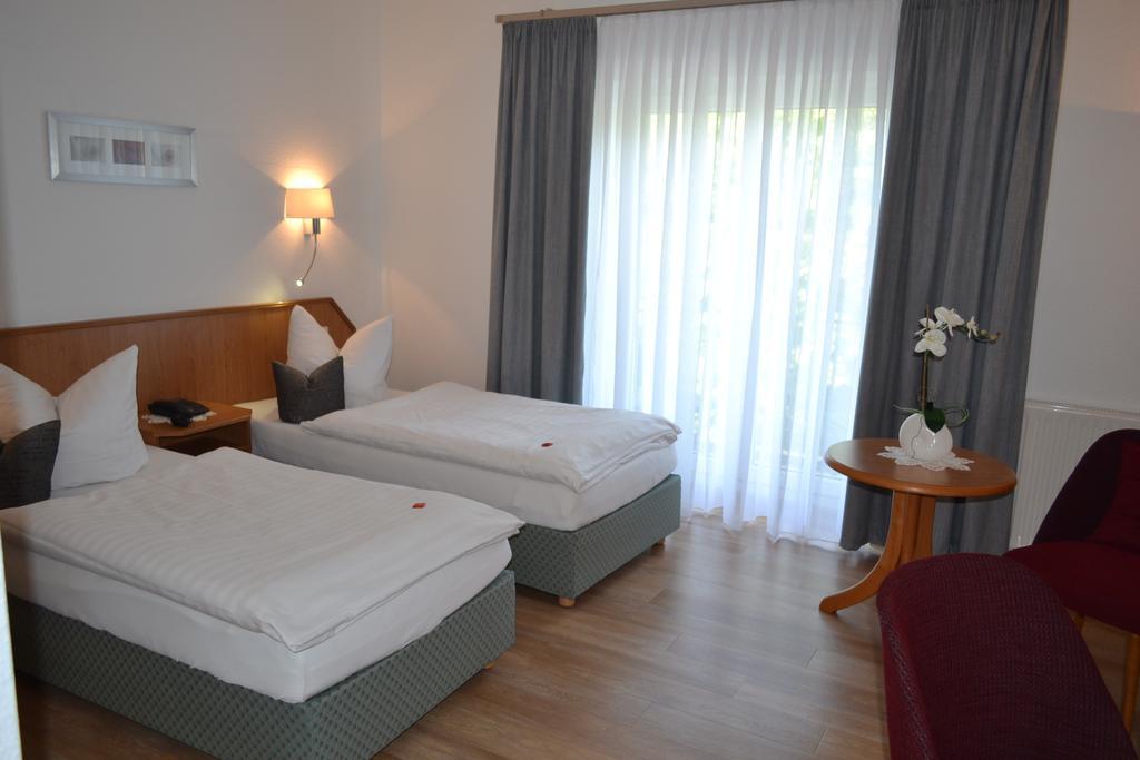 Hotel & Restaurant Zur Linde Freital Bagian luar foto