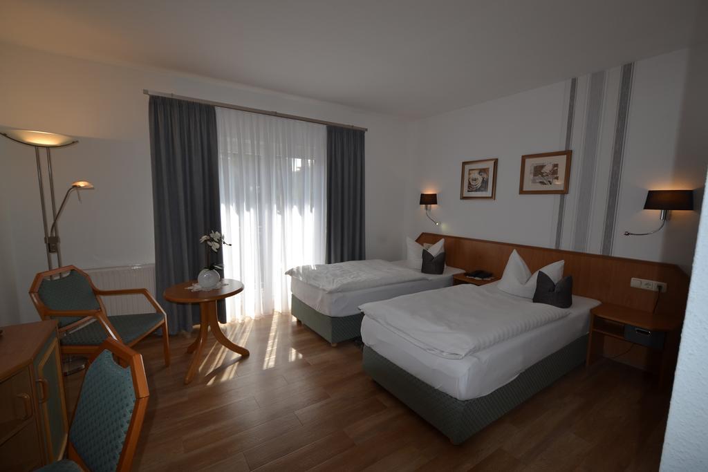 Hotel & Restaurant Zur Linde Freital Bagian luar foto