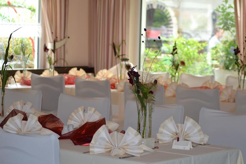 Hotel & Restaurant Zur Linde Freital Bagian luar foto