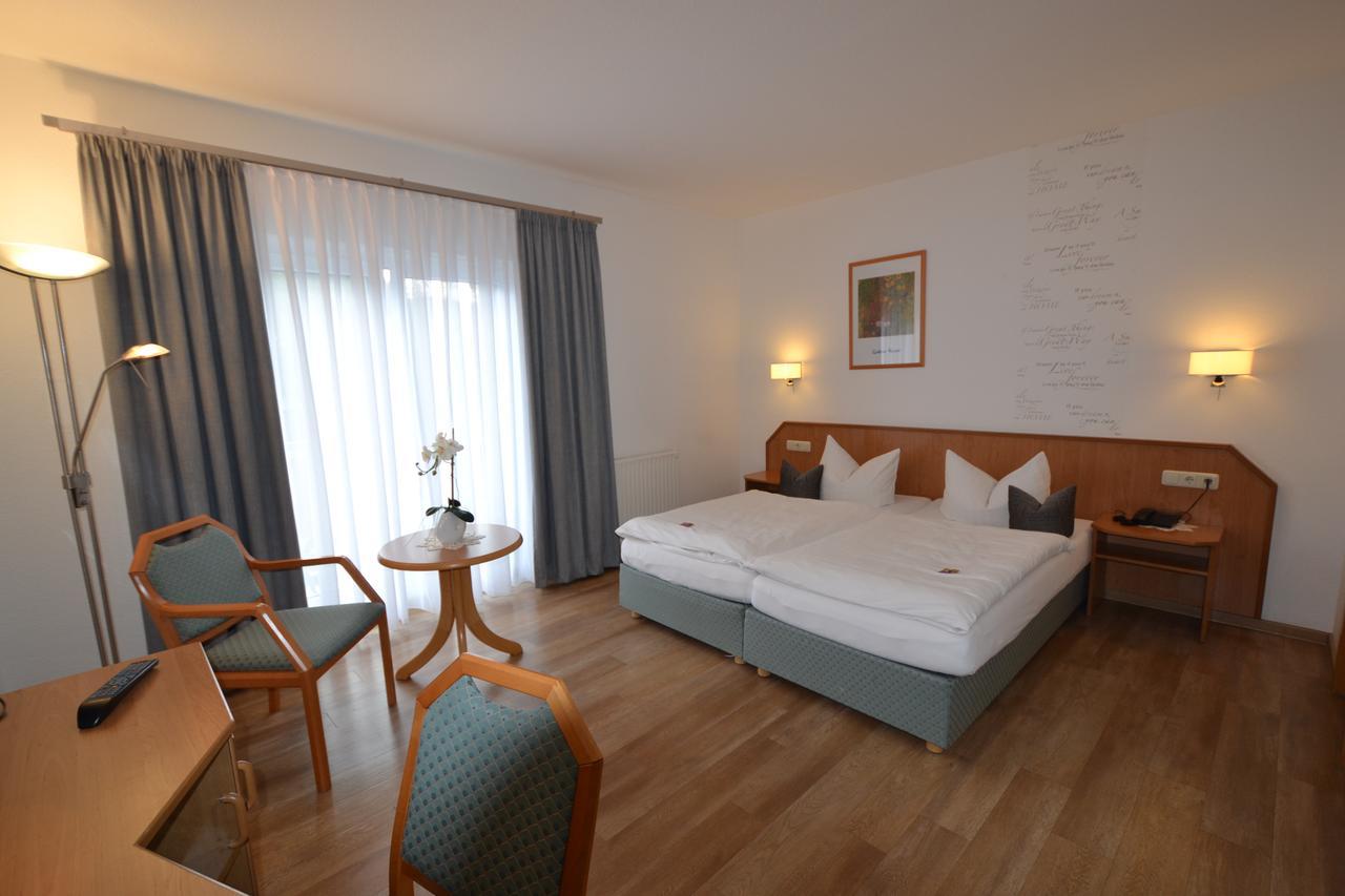 Hotel & Restaurant Zur Linde Freital Bagian luar foto